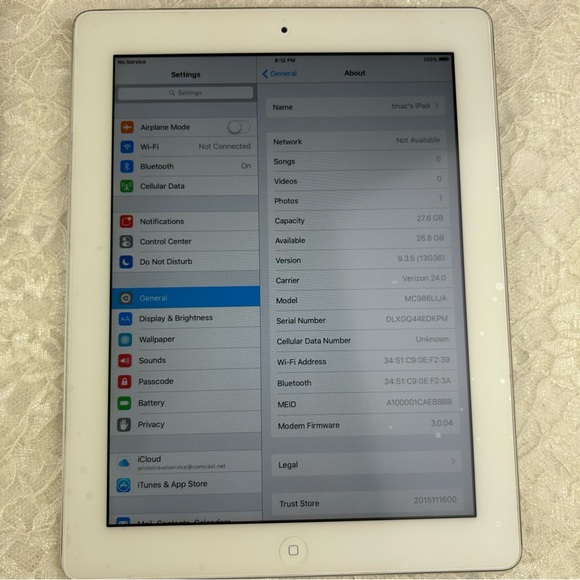 iPad 2nd Generation 32GB Tablet 9.7" Screen with Brookstone Keyboard and Case - Picture 8 of 17